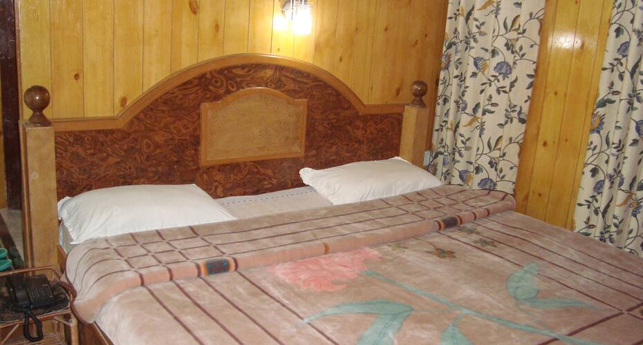 Hotel Royal Boulevard, Srinagar 5